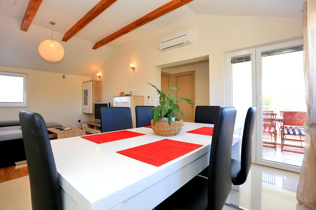 Apartment Pa Ve Murter Exteriér fotografie